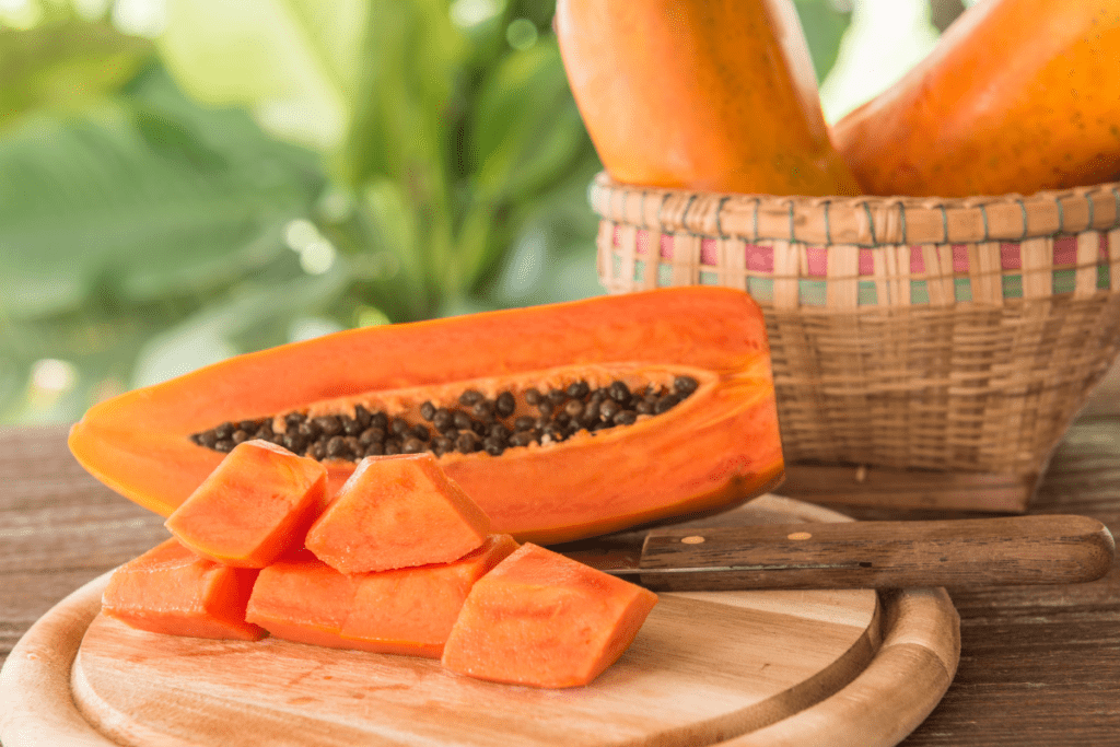 salada de mamão como sugestão para alivio da má digestão