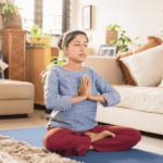 meditando em casa