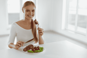 refeição com proteína de qualidade